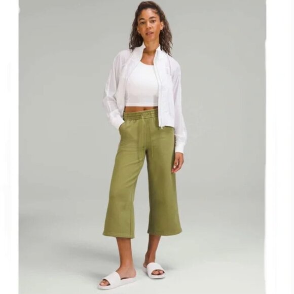 Lululemon High Rise Wide Leg Crop Loungeful Pants Sz 6 - Picture 2 of 7
